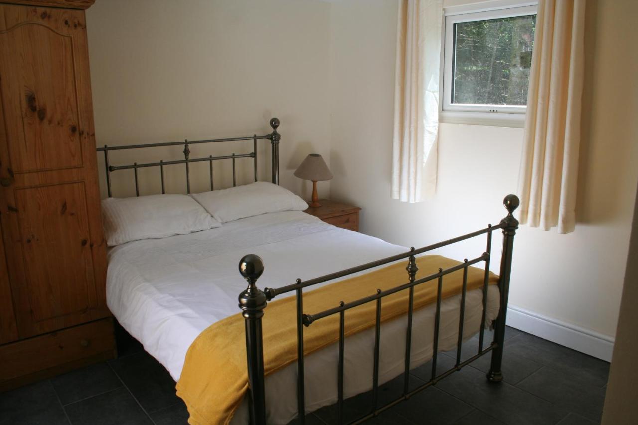 Coynant Farm Guesthouse - Farm Park Stay Swansea Exterior photo